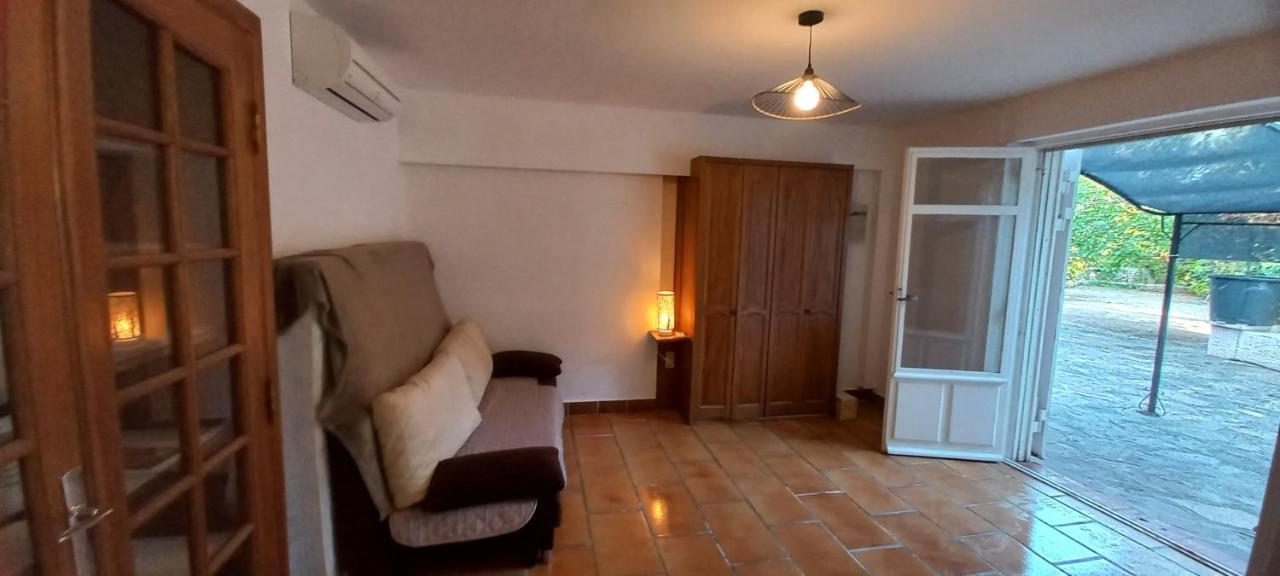 Appartement Et Sa Grande Terrasse En Rez De Jardin Сен-Глф Экстерьер фото